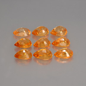 カラットの天然マンダリンオレンジスペサルティンガーネット（5.8×4.2 mm・洋梨の形）