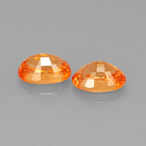 カラットの天然マンダリンオレンジスペサルティンガーネット（6×4.2 mm・オーバルカット）