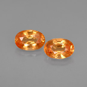 カラットの天然マンダリンオレンジスペサルティンガーネット（6.2×4.2 mm・オーバルカット）
