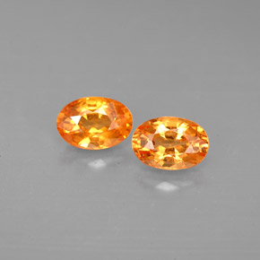 カラットの天然マンダリンオレンジスペサルティンガーネット（6.1×4.2 mm・オーバルカット）