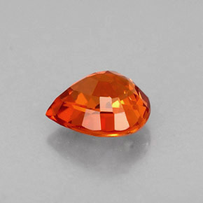0.77カラットの天然マンダリンオレンジスペサルティンガーネット（5.8×5.1 mm・洋梨の形）