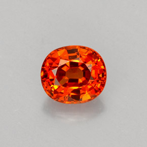 0.83カラットの天然マンダリンオレンジスペサルティンガーネット（5.4×4.8 mm・オーバルカット）