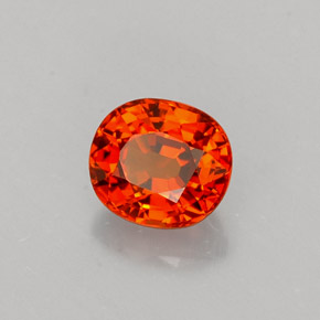 0.83カラットの天然マンダリンオレンジスペサルティンガーネット（5.4×4.8 mm・オーバルカット）