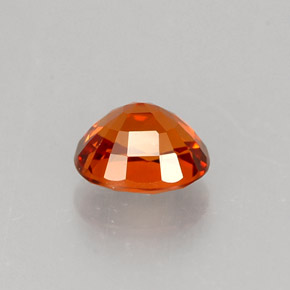 0.83カラットの天然マンダリンオレンジスペサルティンガーネット（5.4×4.8 mm・オーバルカット）