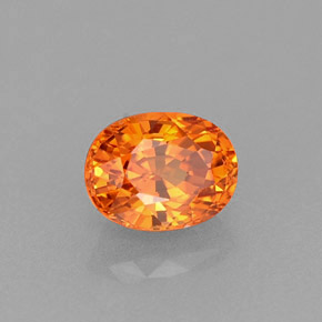 0.78カラットの天然マンダリンオレンジスペサルティンガーネット（5.6×4.3 mm・オーバルカット）