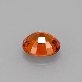 0.88カラットの天然マンダリンオレンジスペサルティンガーネット（5.8×5 mm・オーバルカット）