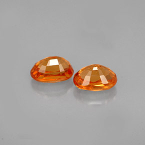 カラットの天然オレンジスペサルティンガーネット（6×4.1 mm・オーバルカット）