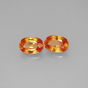 カラットの天然オレンジスペサルティンガーネット（6×4.1 mm・オーバルカット）