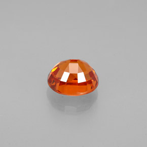 1.37カラットの天然マンダリンオレンジスペサルティンガーネット（6.4×5.5 mm・オーバルカット）