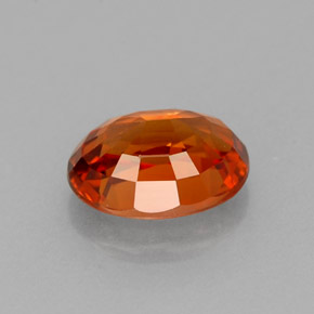1.26カラットの天然マンダリンオレンジスペサルティンガーネット（7.1×5.2 mm・オーバルカット）