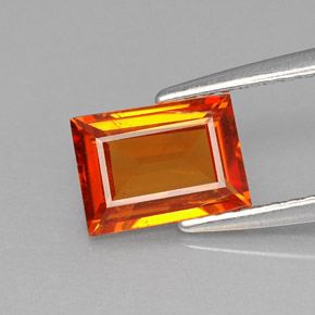 1.38カラットの天然マンダリンオレンジスペサルティンガーネット（7.7×5.5 mm・バゲット）