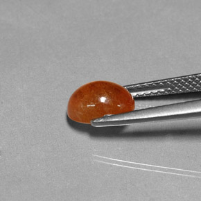2.37カラットの天然オレンジスペサルティンガーネット（8×6 mm・透明）