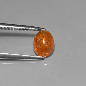 2.45カラットの天然オレンジスペサルティンガーネット（8×6 mm・透明）