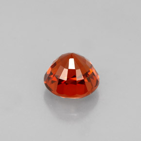 0.85カラットの天然レッドオレンジスペサルティンガーネット（5.01 mm・ラウンドカット）
