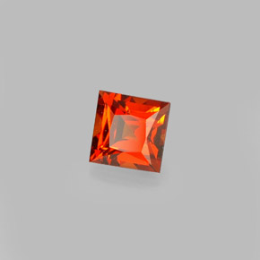 0.53カラットの天然マンダリンオレンジスペサルティンガーネット（4.1×4.1 mm・四角）
