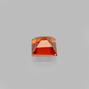 0.53カラットの天然マンダリンオレンジスペサルティンガーネット（4.1×4.1 mm・四角）
