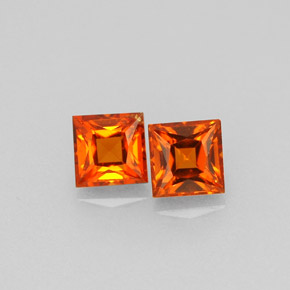 カラットの天然マンダリンオレンジスペサルティンガーネット（3.6×3.6 mm・四角）