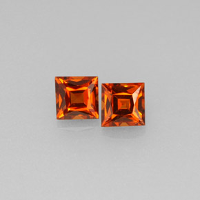カラットの天然マンダリンオレンジスペサルティンガーネット（3.7×3.7 mm・四角）