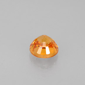 0.68カラットの天然マンダリンオレンジスペサルティンガーネット（4.82 mm・ラウンドカット）