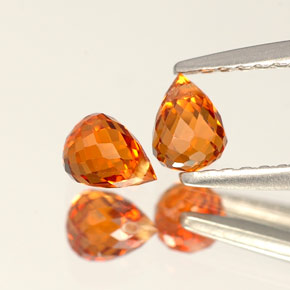 カラットの天然マンダリンオレンジスペサルティンガーネット（4.4×3.4 mm・ブリオレット）