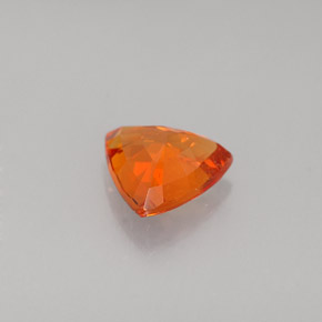 1.25カラットの天然マンダリンオレンジスペサルティンガーネット（7×6.8 mm・トリリアント）
