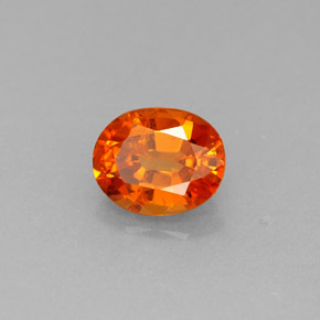 0.94カラットの天然マンダリンオレンジスペサルティンガーネット（6.1×5 mm・オーバルカット）