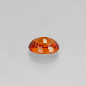 0.98カラットの天然マンダリンオレンジスペサルティンガーネット（6.5×4.7 mm・オーバルカット）
