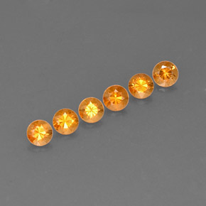 カラットの天然オレンジスペサルティンガーネット（3.45 mm・ラウンドカット）