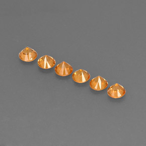 カラットの天然オレンジスペサルティンガーネット（3.45 mm・ラウンドカット）