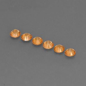 カラットの天然オレンジスペサルティンガーネット（3.54 mm・ラウンドカット）