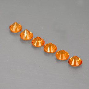 カラットの天然オレンジスペサルティンガーネット（3.54 mm・ラウンドカット）