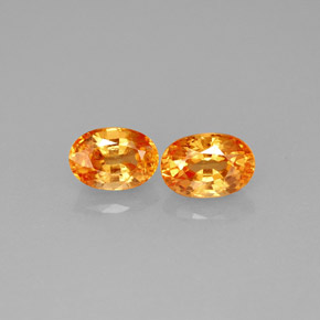 カラットの天然マンダリンオレンジスペサルティンガーネット（6.3×4.3 mm・オーバルカット）