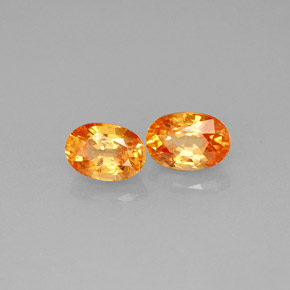 カラットの天然マンダリンオレンジスペサルティンガーネット（6.3×4.3 mm・オーバルカット）