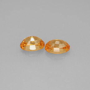 カラットの天然オレンジスペサルティンガーネット（6×4.2 mm・オーバルカット）