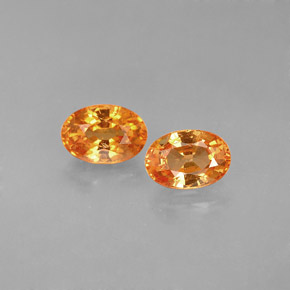 カラットの天然マンダリンオレンジスペサルティンガーネット（6.1×4.2 mm・オーバルカット）