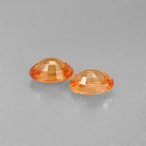 カラットの天然マンダリンオレンジスペサルティンガーネット（6.1×4.2 mm・オーバルカット）