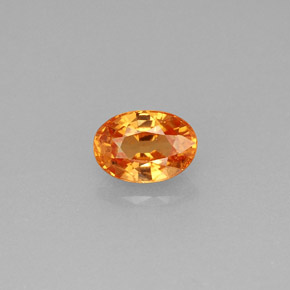 0.71カラットの天然マンダリンオレンジスペサルティンガーネット（6×4.2 mm・オーバルカット）