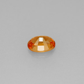 0.61カラットの天然マンダリンオレンジスペサルティンガーネット（5.6×4 mm・オーバルカット）