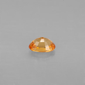 0.71カラットの天然マンダリンオレンジスペサルティンガーネット（5.9×4.1 mm・オーバルカット）
