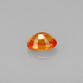 0.80カラットの天然マンダリンオレンジスペサルティンガーネット（5.9×4.2 mm・オーバルカット）