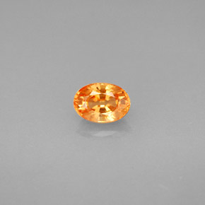 0.72カラットの天然マンダリンオレンジスペサルティンガーネット（5.8×4.1 mm・オーバルカット）
