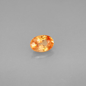 0.72カラットの天然マンダリンオレンジスペサルティンガーネット（5.8×4.1 mm・オーバルカット）