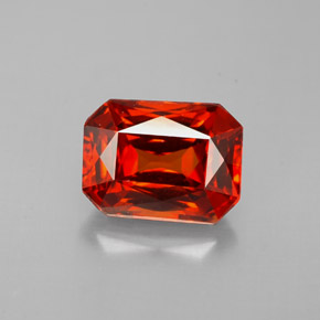 2.50カラットの天然マンダリンオレンジスペサルティンガーネット（8.5×6.4 mm・エメラルドカット）