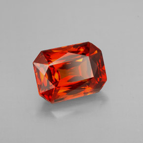 2.50カラットの天然マンダリンオレンジスペサルティンガーネット（8.5×6.4 mm・エメラルドカット）