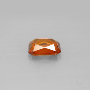 1.09カラットの天然マンダリンオレンジスペサルティンガーネット（6.6×5.3 mm・エメラルドカット）