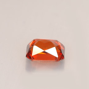 1.40カラットの天然マンダリンオレンジスペサルティンガーネット（6.5×5.4 mm・エメラルドカット）