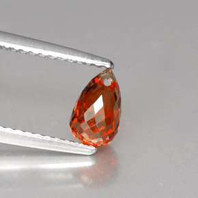 1.28カラットの天然マンダリンオレンジスペサルティンガーネット（7×4.4 mm・ブリオレット）