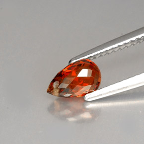 1.28カラットの天然マンダリンオレンジスペサルティンガーネット（7×4.4 mm・ブリオレット）
