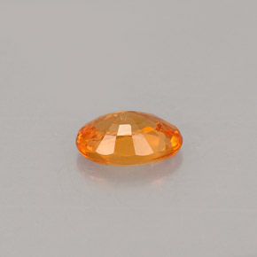 0.60カラットの天然オレンジスペサルティンガーネット（6×4.1 mm・オーバルカット）
