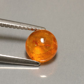 2.32カラットの天然オレンジスペサルティンガーネット（6.98 mm・透明）